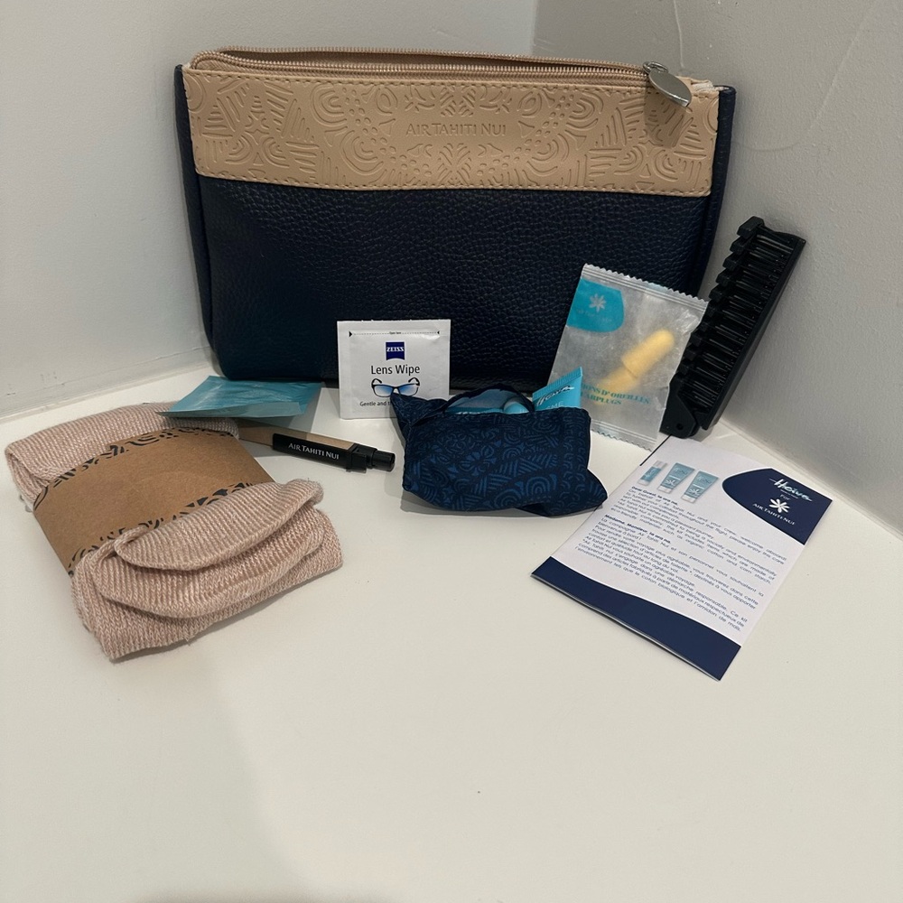 Air Tahiti Nui Travel Kit with Navy and Beige Small Bag